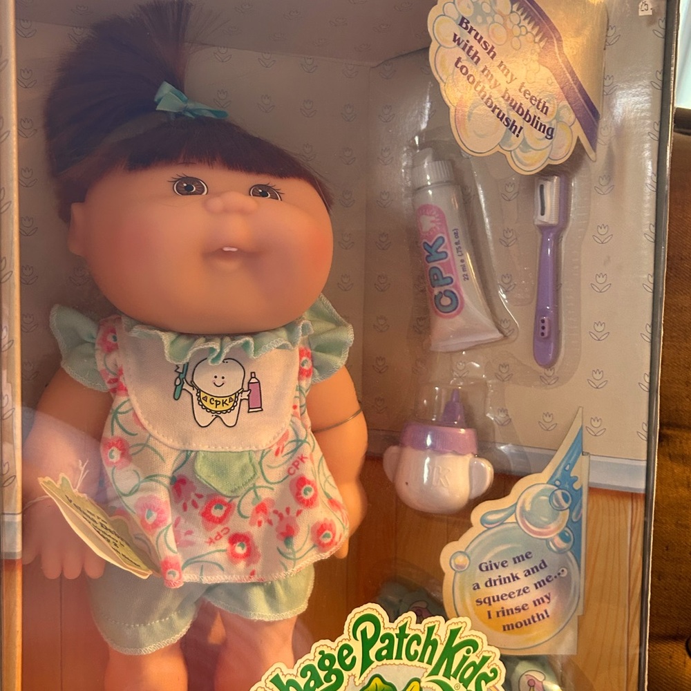 NIB Vintage Cabbage Patch Brushin’ Teeth Baby 1997 Mattel Velma Debra